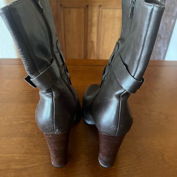 Charles David Brown heeled boots.  8.5 - Picture 5 of 7